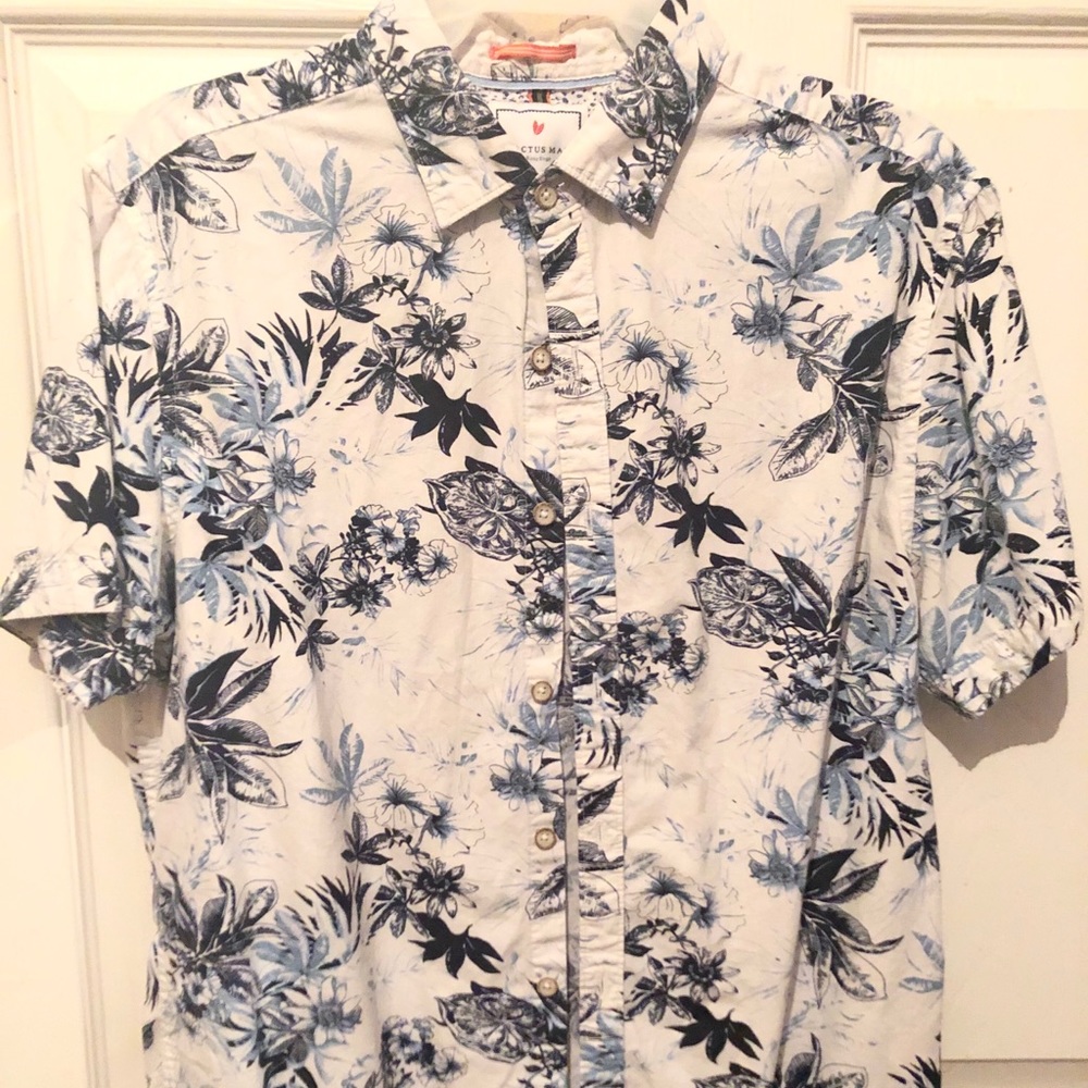 Men’s dress shirt ( Medium)